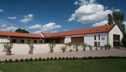 Clădire comunitară